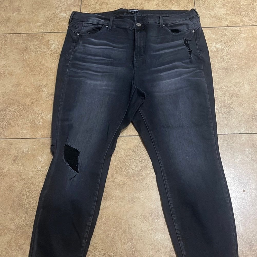 Fashion nova jegging in black